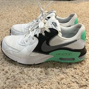 Women’s Nike Air Max, size 7.5